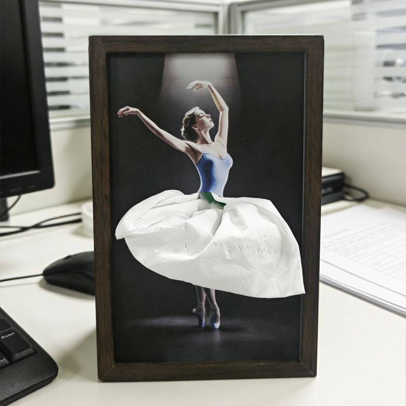 Papiertablett aus massivem Walnussholz mit Ballettmotiv / Serviettenhalter aus Naturholz