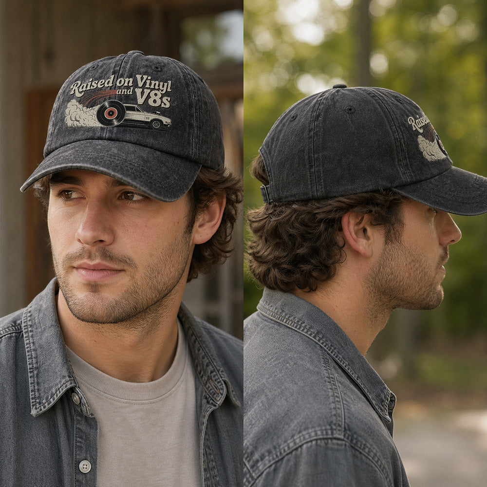 Letzter Tag mit 49 % Rabatt – „Raised on Vinyl and V8s“ – die bestickte Classic Cap für Motor-Enthusiasten.