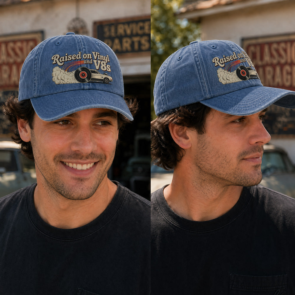 Letzter Tag mit 49 % Rabatt – „Raised on Vinyl and V8s“ – die bestickte Classic Cap für Motor-Enthusiasten.