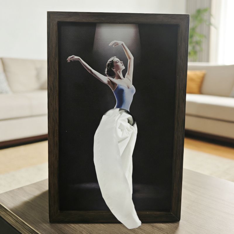 Papiertablett aus massivem Walnussholz mit Ballettmotiv / Serviettenhalter aus Naturholz