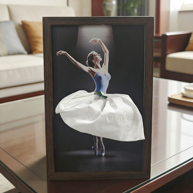Papiertablett aus massivem Walnussholz mit Ballettmotiv / Serviettenhalter aus Naturholz
