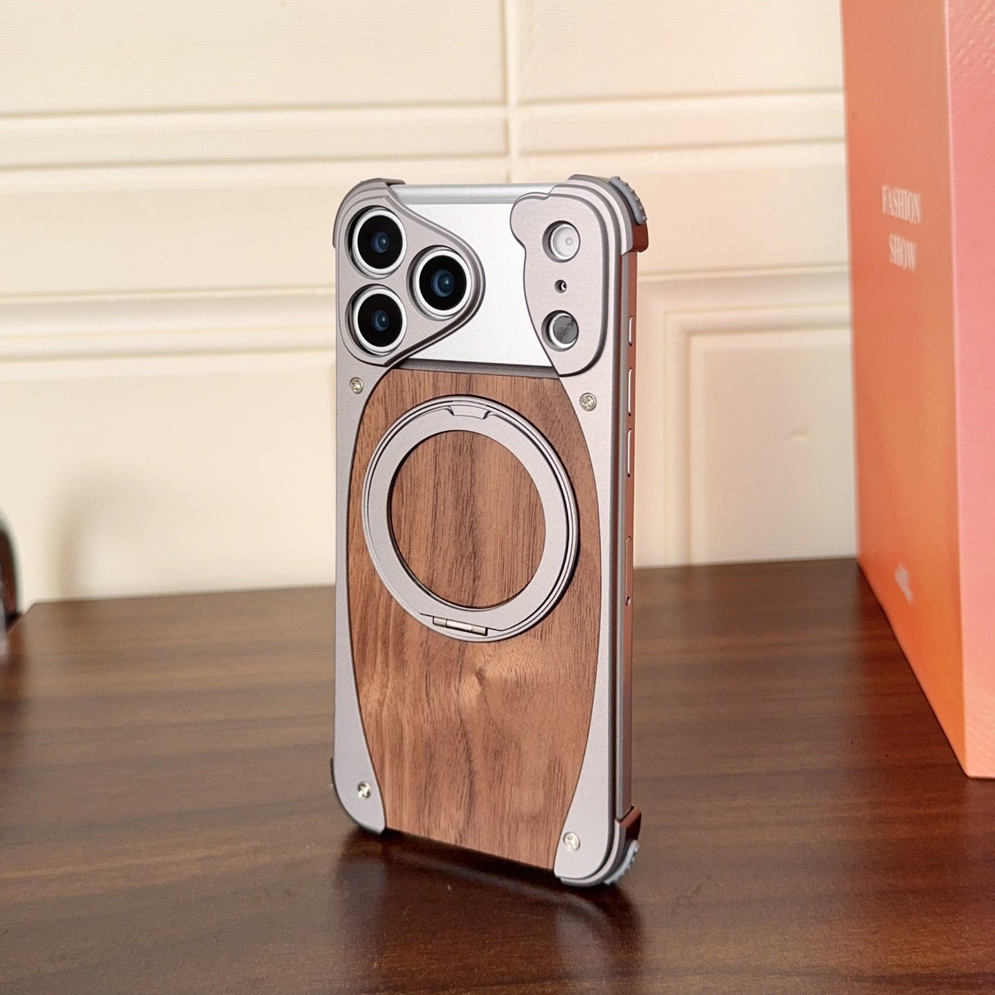 Handyhülle mit Metallrahmen und Walnussholz für das iPhone – Kein unnötiges Volumen, pure Eleganz