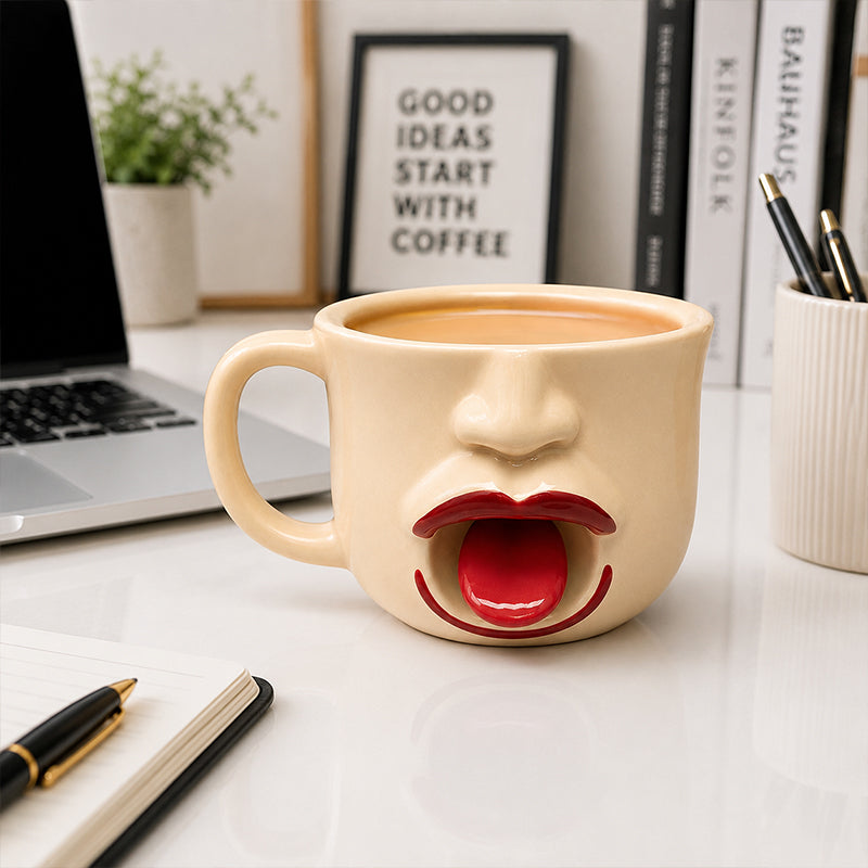 Lustige Keramiktasse mit herausgestreckter Zunge