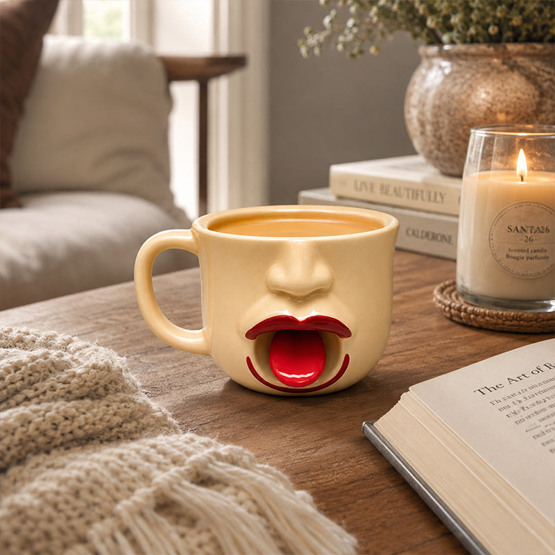 Lustige Keramiktasse mit herausgestreckter Zunge