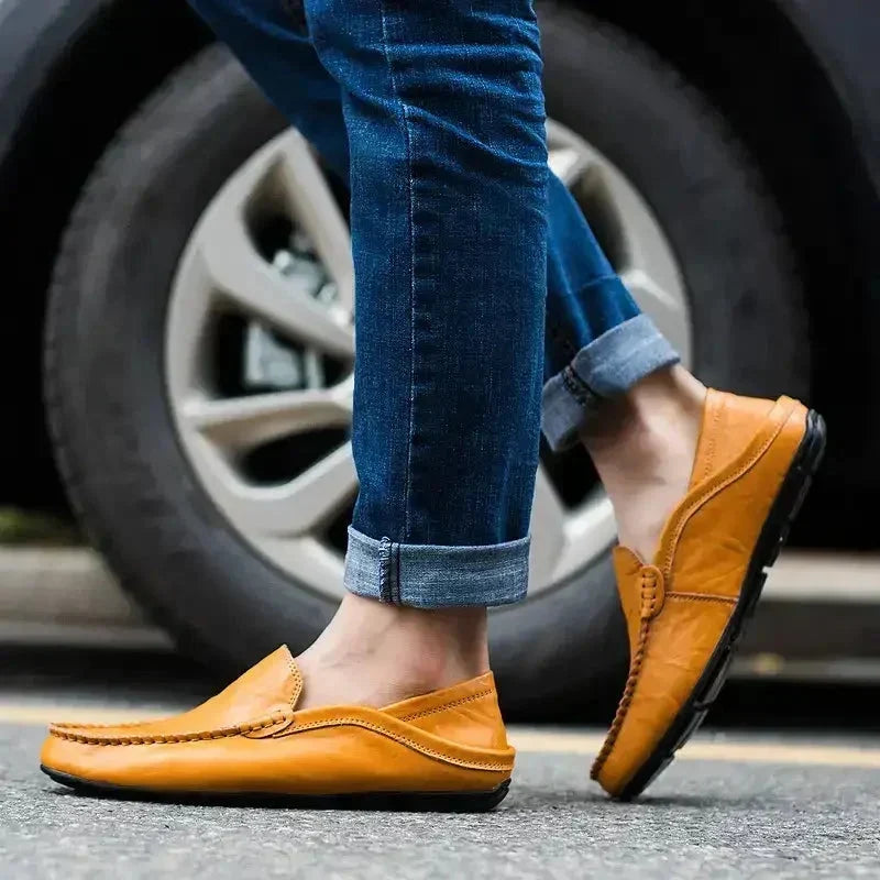 Handgefertigte Lederslipper für Herren im Mailänder Stil